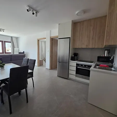 Spacious Two Bedroom In Old Town Apartamento