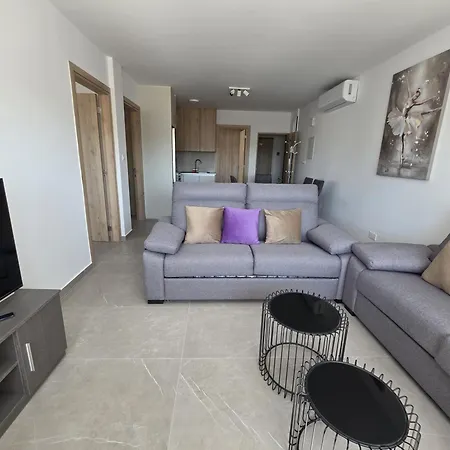 Spacious Two Bedroom Suites In Old Town *
