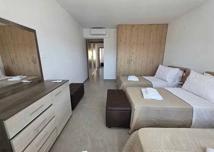 Two-bedroom By Kentrikon 1924, Old Town Πάφος