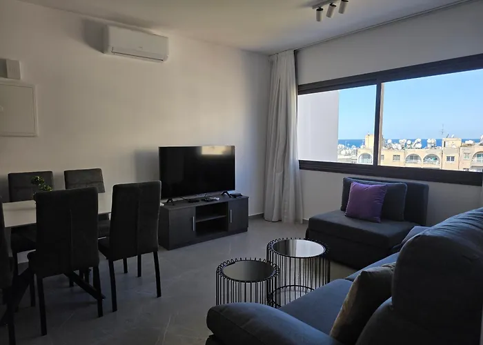 Two-bedroom By Kentrikon 1924, Old Town * Πάφος