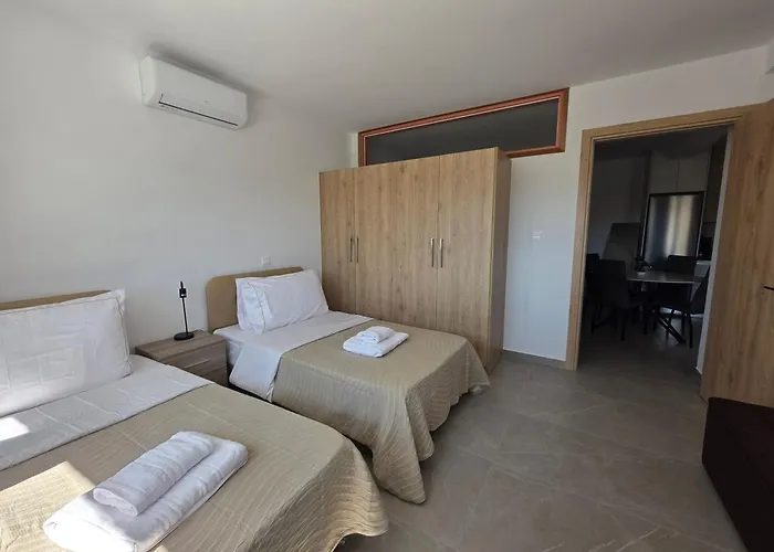 Two-bedroom By Kentrikon 1924, Old Town * Πάφος