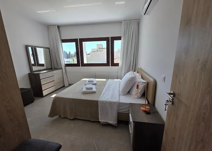 Two-bedroom By Kentrikon 1924, Old Town