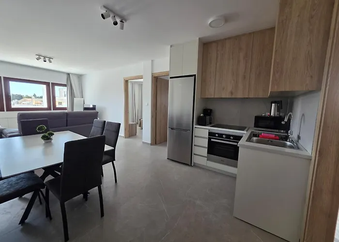 Two-bedroom By Kentrikon 1924, Old Town Apartmán