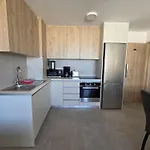 Two-bedroom By Kentrikon 1924, Old Town דירה *